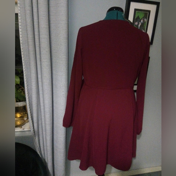 Monteau Wrap Dress With Peek A Boo Slit Sleeves Sz L NWT - Picture 5 of 14